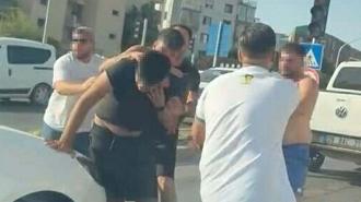 Kuşadası'nda trafikte kavga: 2 gözaltı