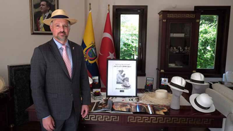 Ekvador Büyükelçisi Vintimilla Vega’nın şapka koleksiyonunda Atatürk'e vefa