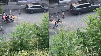 Beyoğlu’nda yarı çıplak önüne atladığı motosikletliyi düşürdü; duba sopa ve tekmeyle darbedildi