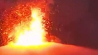 Guatemala'da Fuego Yanardağı faaliyete geçti: Turuncu alarm verildi