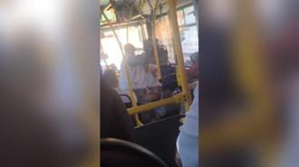 Halk otobüsünde yumruklu kavga kamerada