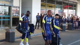 Fenerbahçe, Lyon zaferinin ardından İstanbul’a döndü