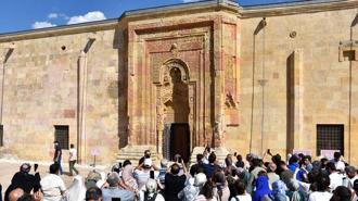 Tarihin taşla yazılmış şaheserinde 'gölge' turizmi