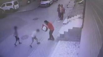 Küçükçekmece'de 1'i çocuk 2 kişinin yaralandığı silahlı kavga kamerada