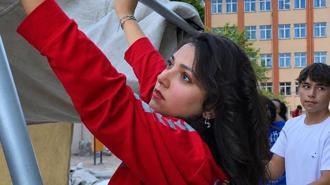 Depremde 2 arkadaşını kaybeden Zeynep, gönüllü arama kurtarma personeli oldu