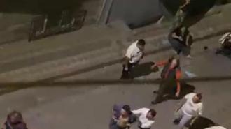 Sultangazi’de akrabaların sokağa taşan kavgasında kadın yumruklarla darbedildi