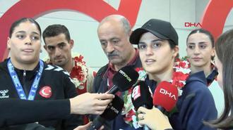 Avrupa şampiyonu milli boksörler yurda döndü