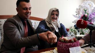 Çocukluğundan beri doğum günü kutlanmayan 85 yaşındaki Asuman Atasever’e pastalı sürpriz