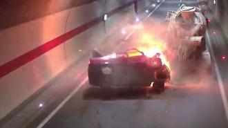 Tünelde beton mikserine çarpan otomobilin sürücüsü öldü