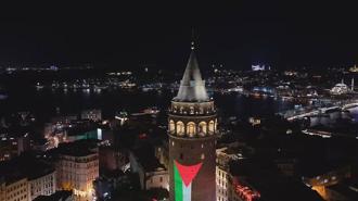 Galata Kulesi Filistin bayrağıyla ışıklandırıldı