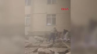 Maltepe'de 7 katlı binanın ilk 3 katı çöktü; arama kurtarma çalışması sürüyor