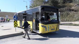 Sultangazi'de İETT otobüsü duvara çarptı; 4 yaralı