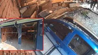 Esenyurt'ta otomobil park halindeki araca çarpıp börekçiye girdi