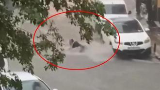 Şişli'de sel sularına kapılan kadın son anda kurtarıldı