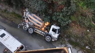 Ayazağa'da sel nedeniyle sürüklenen araçlar havadan görüntülendi