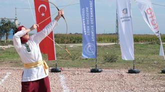Geleneksel Türk Okçuluk Türkiye Şampiyonası 2’nci gününde sürüyor