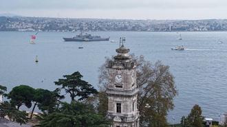 Dolmabahçe açıklarında demirleyen TCG Kemalreis ziyarete açıldı; fırkateyn havadan görüntülendi