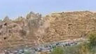 Kapadokya'da peribacasından kopan kayaların düşme anına ait görüntüler ortaya çıktı