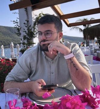 Sosyal medya yayıncısı Jrokez, balkondan düşüp öldü