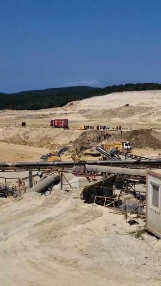 Çatalcada kum ocağında göçük; balçıkta mahsur kalan işçinin cansız bedenine ulaşıldı
