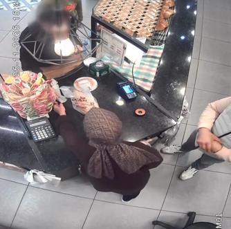 Sultangazi’de 3 iş yerinden tırnakçılık yöntemiyle para çalan şüpheli yakalandı