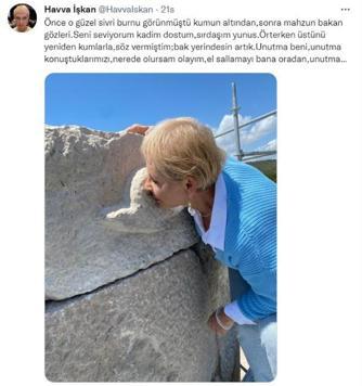 Prof. Dr. Işıktan Patara Deniz Fenerine yerleştirilen yunus kabartmalı taşa öpücüklü veda