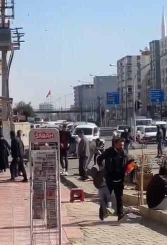 Mardin’de, sokak ortasında silahlı kavga kamerada: 1 yaralı