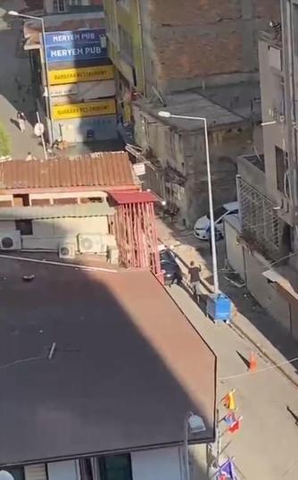 Oyun salonuna pompalı tüfekli saldırı kamerada