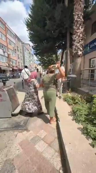 Fatihte İETT otobüsündeki kavgaya yolcudan biber gazlı müdahale