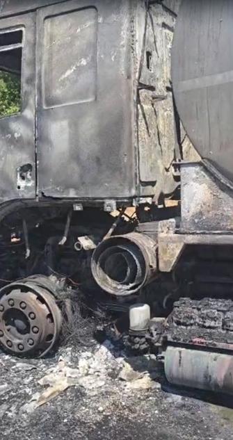 Balıkesirde kamyondaki yangın ormana sıçradı