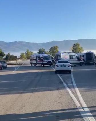 İşçi servis minibüsleri çarpıştı: 10 yaralı