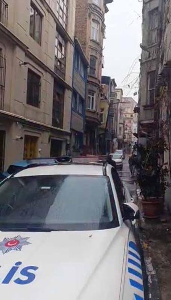 Beyoğlu’nda İngiliz John Paul misafir kaldığı evde ölü bulundu