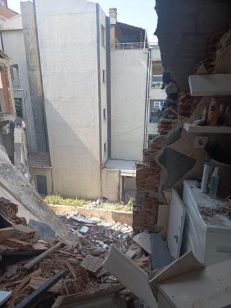 Beylikdüzü’nde kontrollü yıkım sırasında, bitişikteki binaya hasar verildi: Geldim, banyo yerinde yok