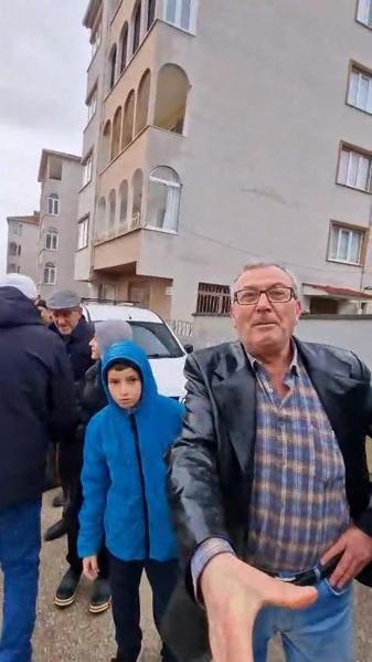 60 yıllık mahalle geleneği; bayramlaşma kuyruğu 1 kilometreyi buldu