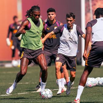 Galatasaray’da El Chadaille Bitshiabu ilk antrenmanına çıktı