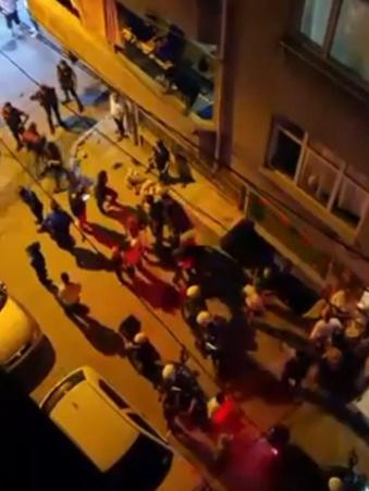 Bağcılarda gürültü nedeniyle çıkan kavgada komşusu ve damadını silahla vurdu