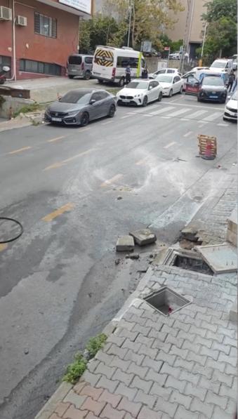Kağıthane’de yeraltı elektrik kablolarında patlama: Aracını son anda kurtardı