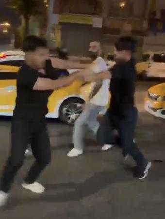 Diyarbakırda tekmeli yumruklu kavga kamerada