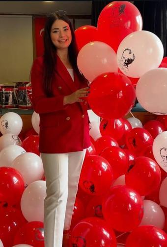 Trafikte takip edip sıkıştırdığı belediye meclis üyesinin otomobiline saldırdı; o anlar kamerada