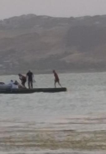 İzin gününde olan itfaiye amiri fırtınada Büyükçekmece Gölünde mahsur kalan balıkçıları kurtardı