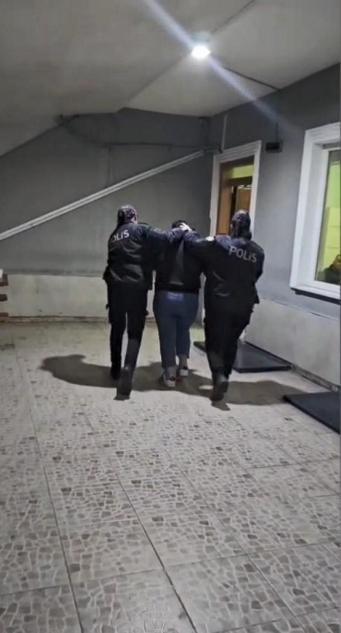 Büyükçekmece ve Esenyurtta kuyumcuya sahte altın satan şüpheli yakalandı