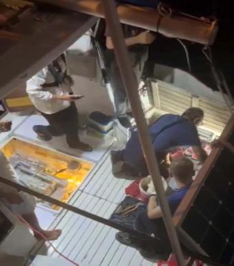 Arızalanan Sumud teknesindeki aktivistlere Türk Donanması yardımcı oldu