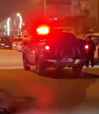 Köpeğin üzerinden otomobiliyle geçip, sürükleyen sürücüye adli kontrol