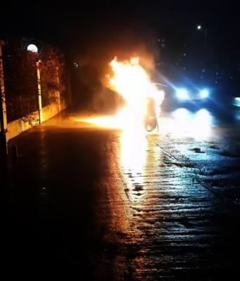 Avcılarda motosiklet alev alev yandı