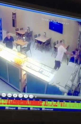 Pastanede tartıştığı kişiyi bıçakladı; 18 yıl önce de komşusunu öldürmüş