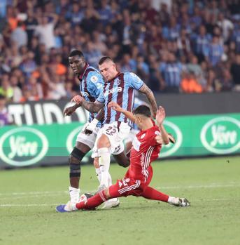 Karadeniz fırtınası seriye bağladı; 39 yıl sonra ilki başardı