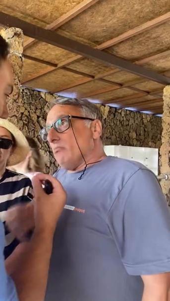 Sarıyerde özel plajda Karpuz sokamazsın kavgası: Kadına 3 çocuğunun yanında şiddet