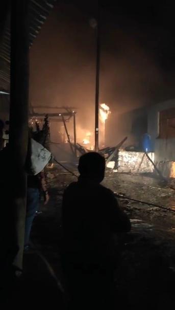 Amasya’da 2 ev, 2 garaj ve 1 samanlık yandı