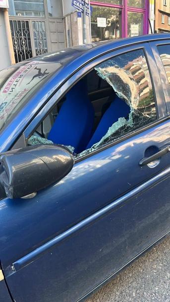 Otomobilin camını kırıp kaçan şüpheli aranıyor