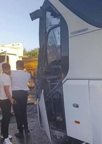 TEMde 2 otobüs ve 1 kamyonun karıştığı zincirleme kaza: 1 ölü, 21 yaralı